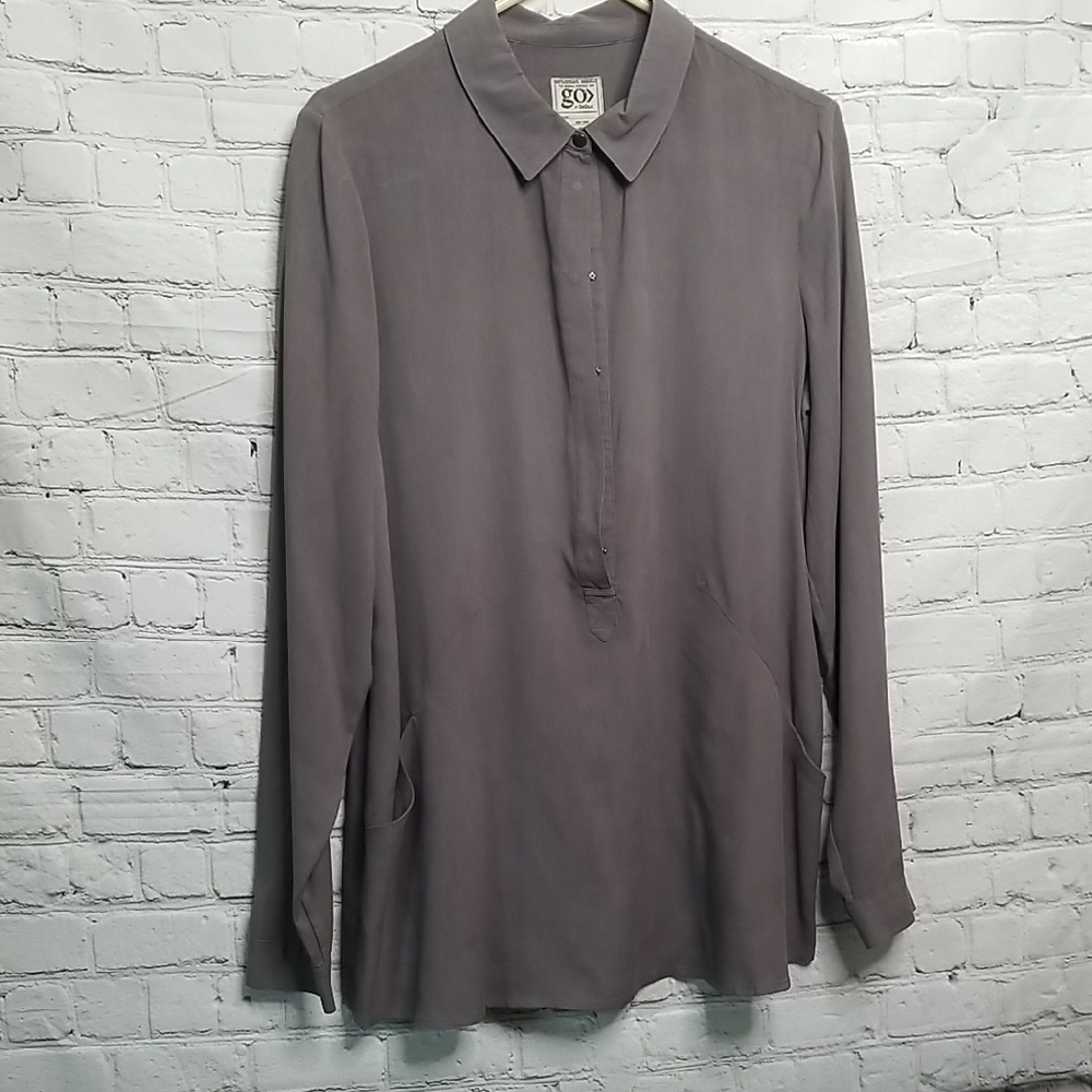 GO BY GO SILK Gray Button Down Shirt Size Medium